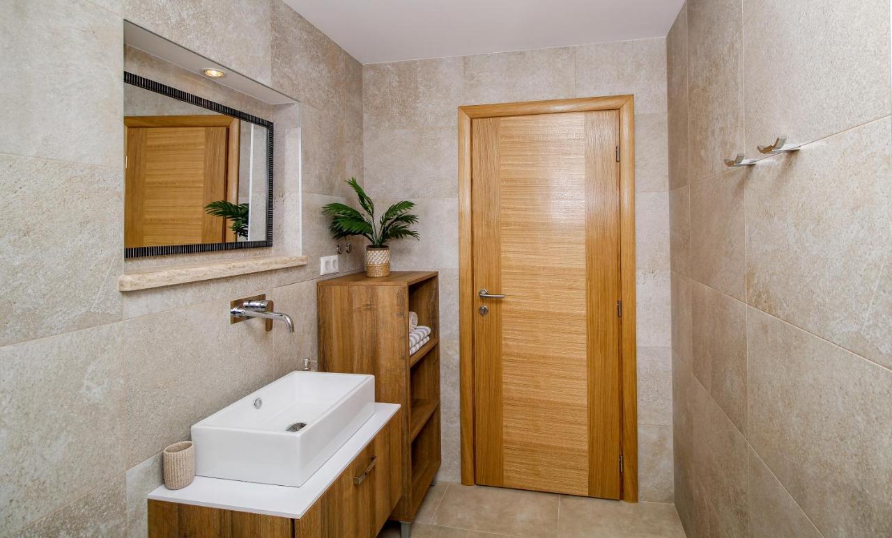 Apartments Balach ポレッチ エクステリア 写真