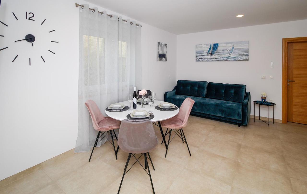 Apartments Balach ポレッチ エクステリア 写真