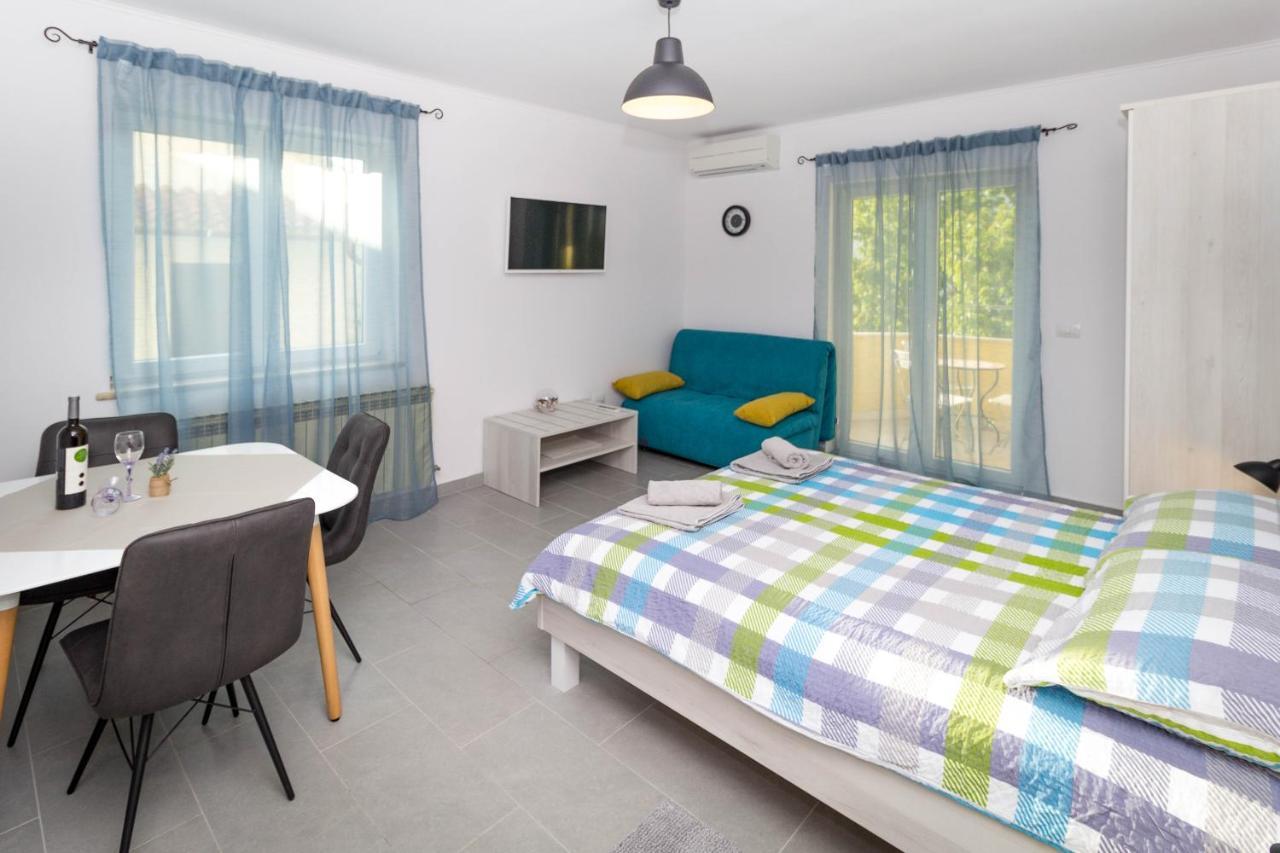 Apartments Balach ポレッチ エクステリア 写真